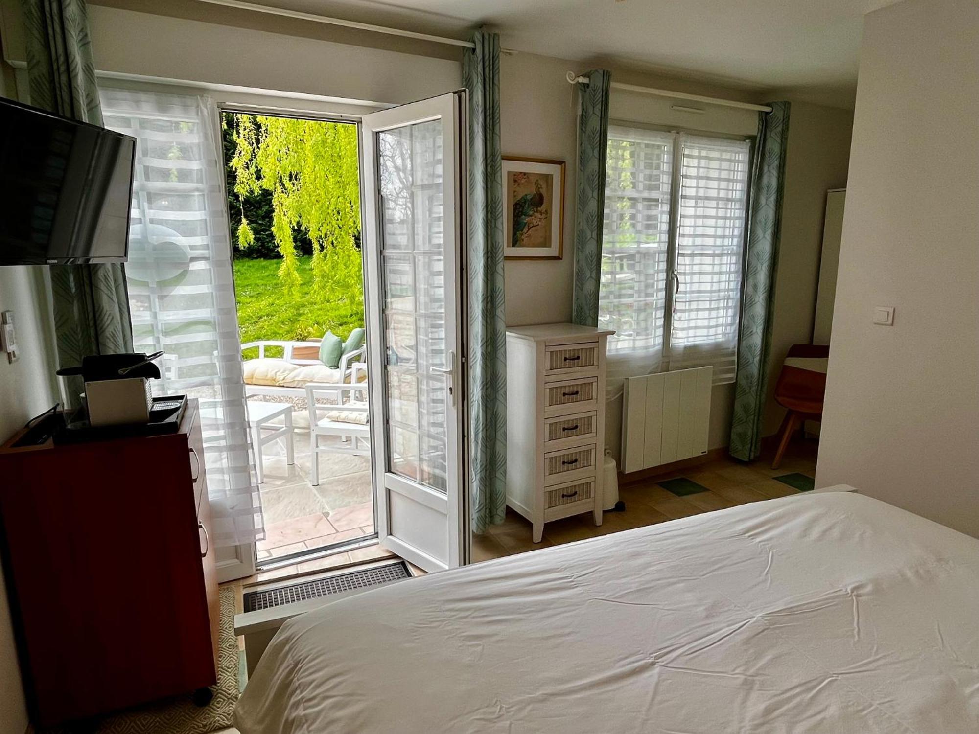 Luzillé Sans Souci Bed And Breakfast Luxe Heated Pool And Restaurant מראה חיצוני תמונה