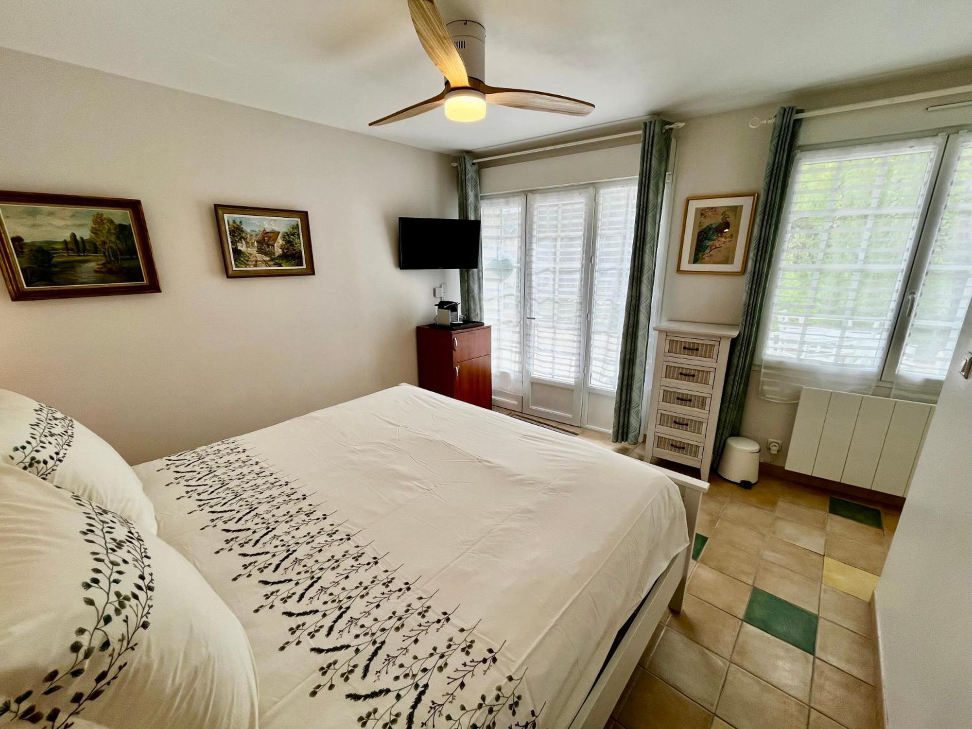 Luzillé Sans Souci Bed And Breakfast Luxe Heated Pool And Restaurant מראה חיצוני תמונה