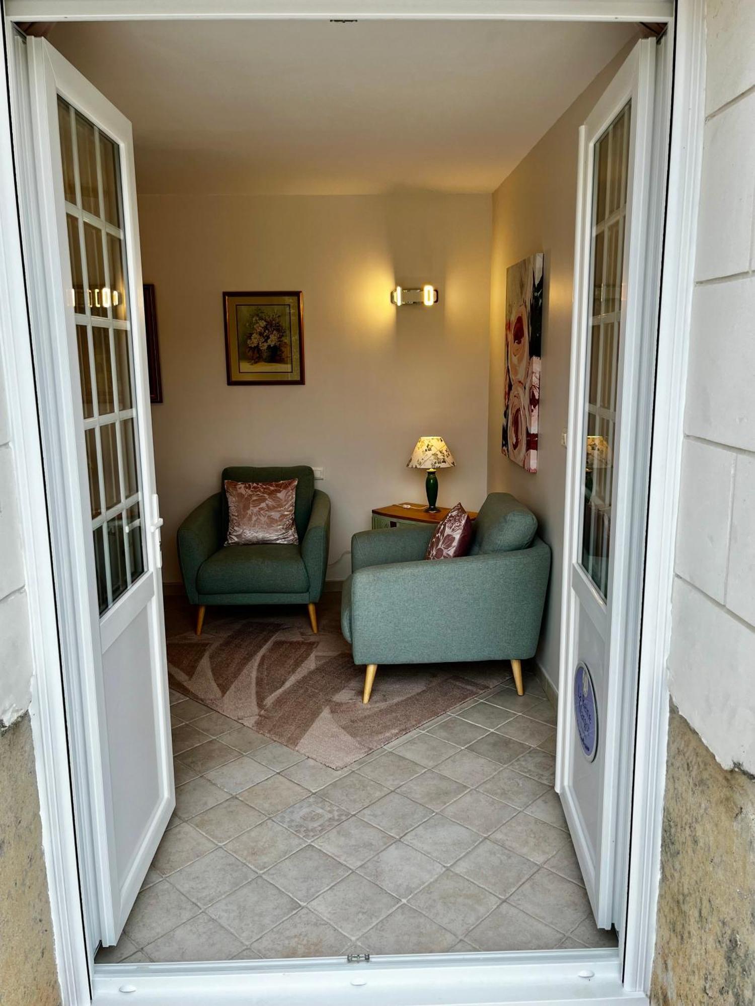 Luzillé Sans Souci Bed And Breakfast Luxe Heated Pool And Restaurant מראה חיצוני תמונה