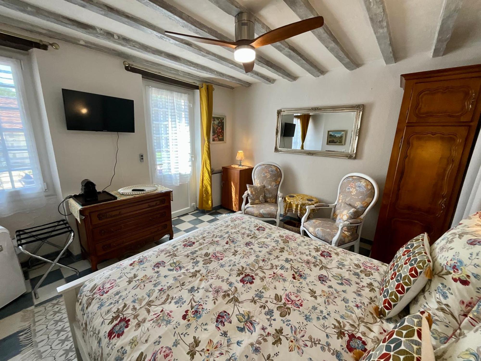Luzillé Sans Souci Bed And Breakfast Luxe Heated Pool And Restaurant מראה חיצוני תמונה