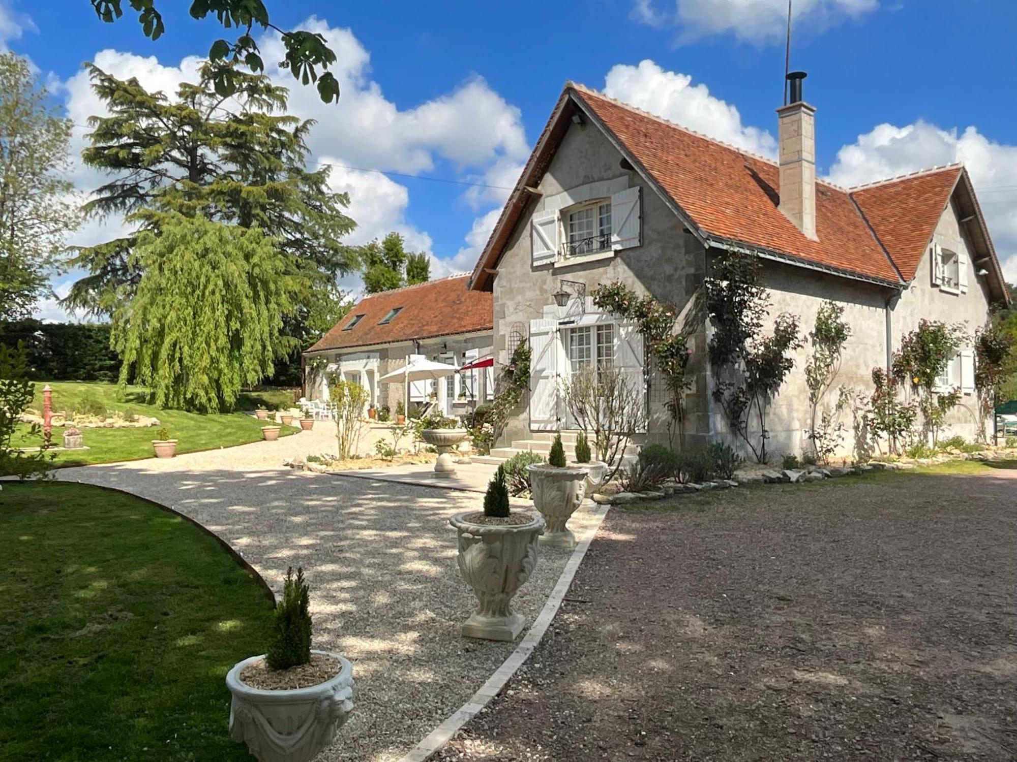 Luzillé Sans Souci Bed And Breakfast Luxe Heated Pool And Restaurant מראה חיצוני תמונה