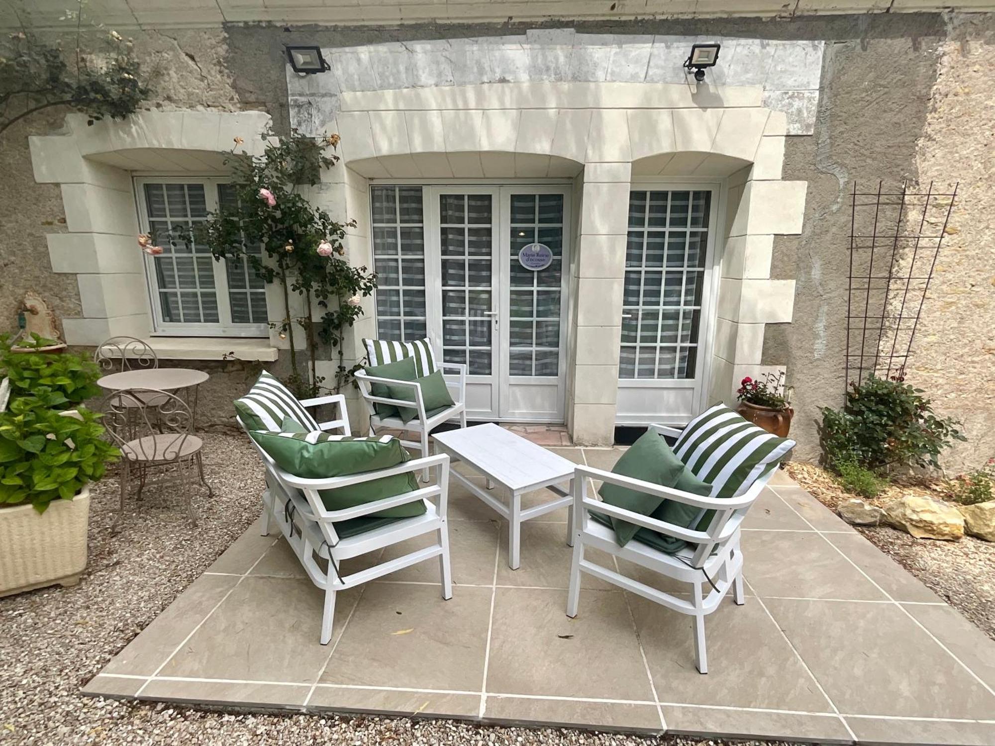 Luzillé Sans Souci Bed And Breakfast Luxe Heated Pool And Restaurant מראה חיצוני תמונה